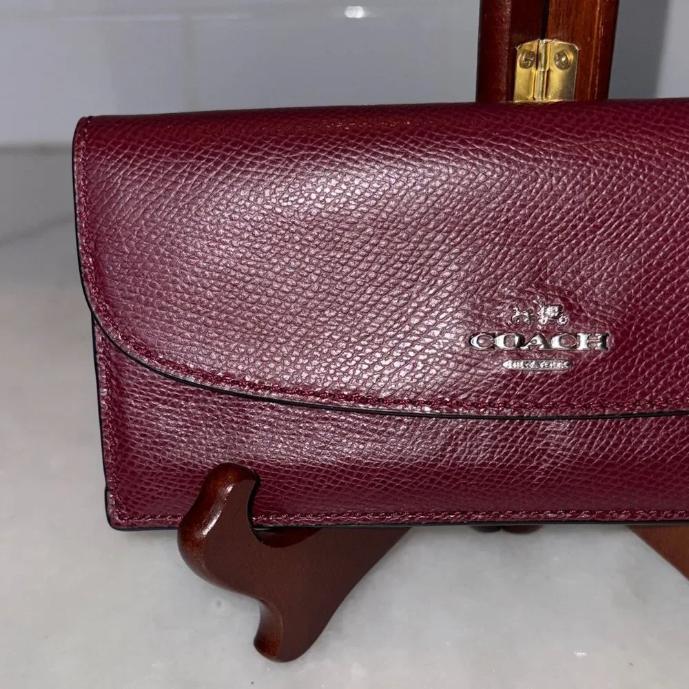 Coach Wallet Leather Cross Grained Full Sized Envelope Style Full Sized Wallet